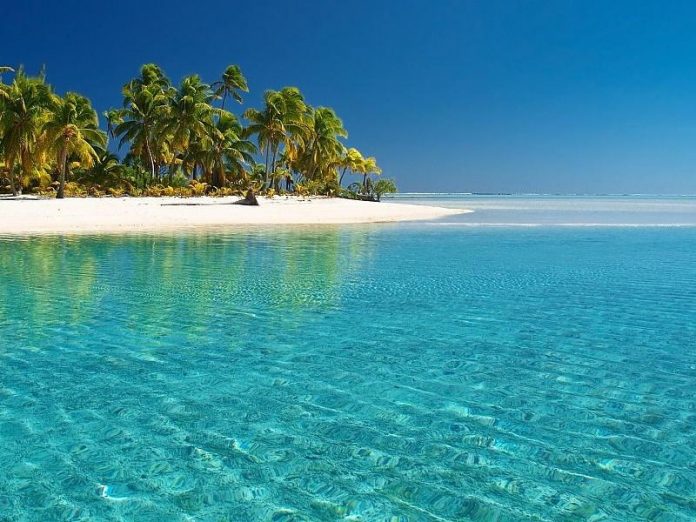 The World's Popular Beaches With Crystal Clear Water